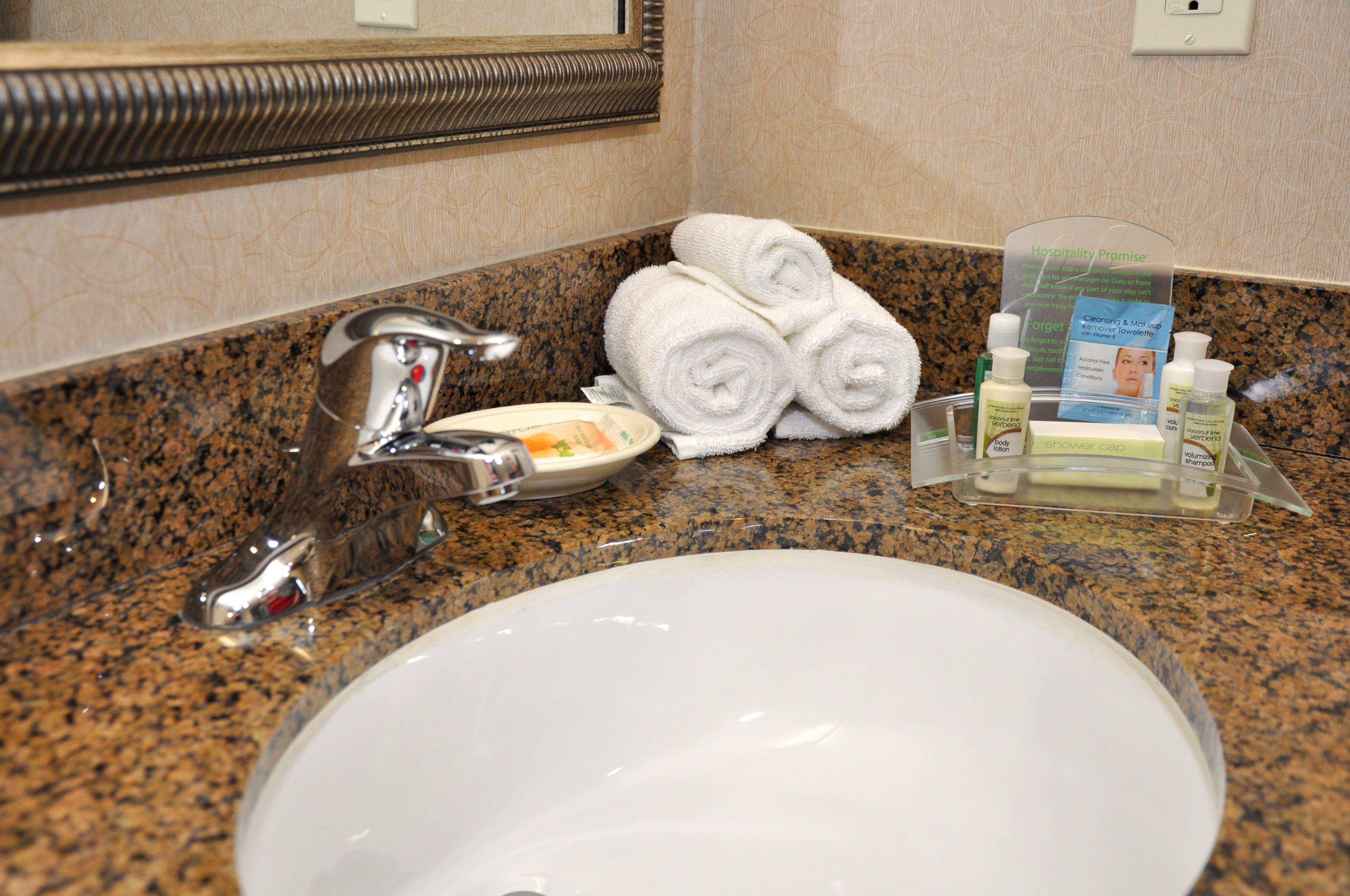 Holiday Inn Oakland Airport By Ihg Exterior photo