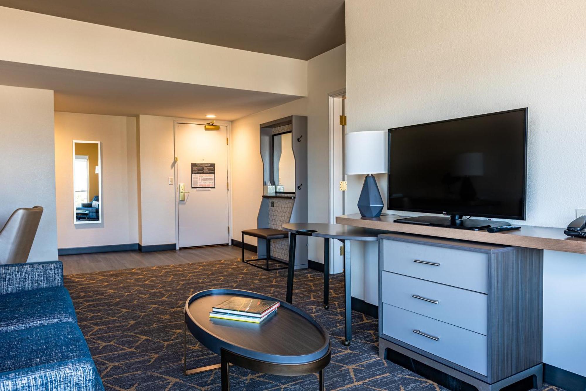 Holiday Inn Oakland Airport By Ihg Exterior photo